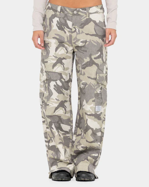 Rusty- Camo-Mile Low Rise Cargo Pant | Camo