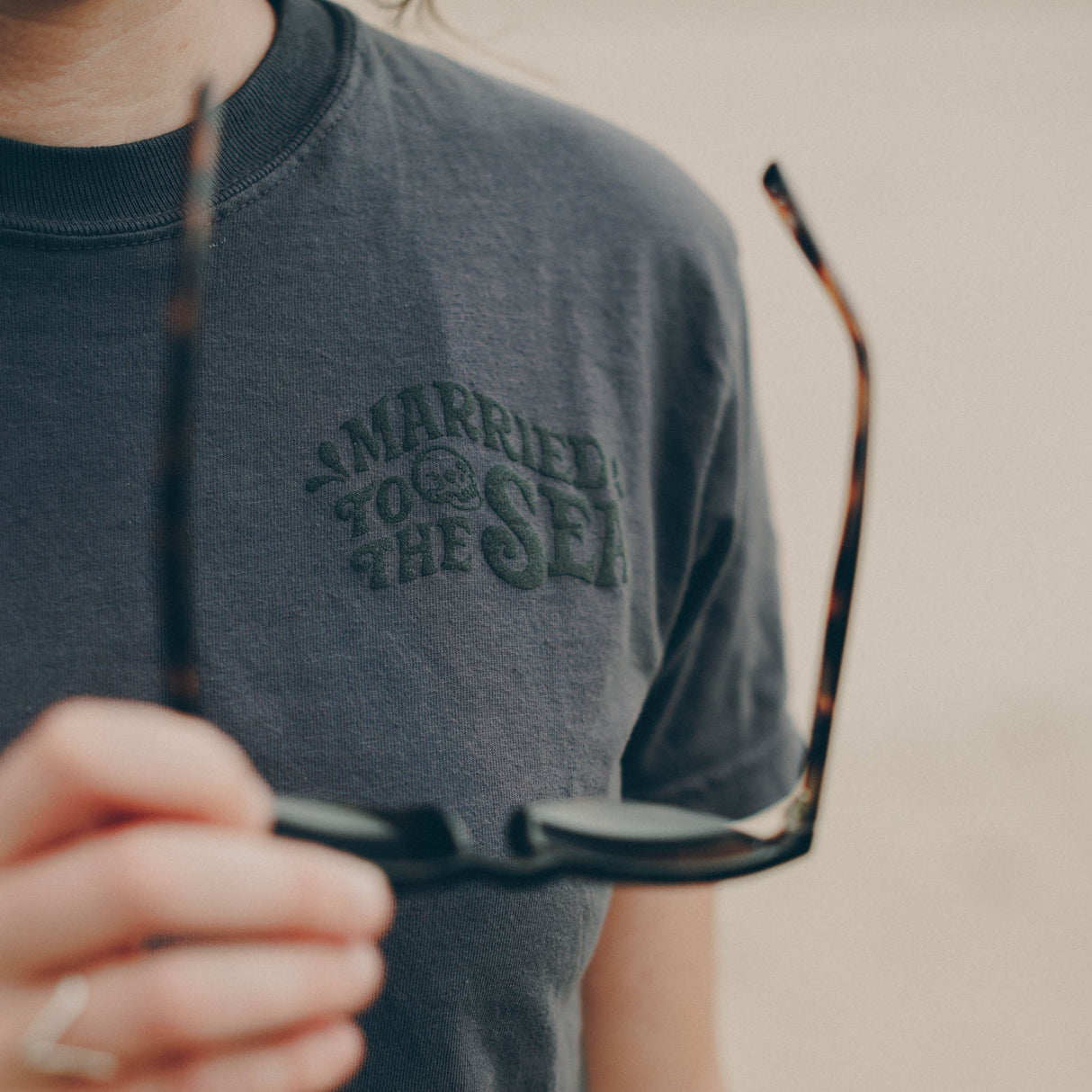 SkullySurf T-Shirt | Graphite