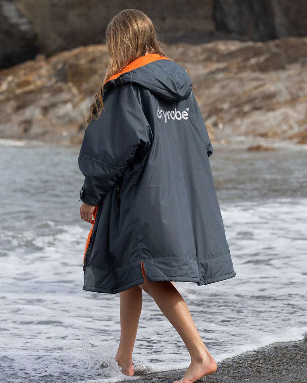 Dryrobe Kids - Dark Grey/Orange | Long Sleeve