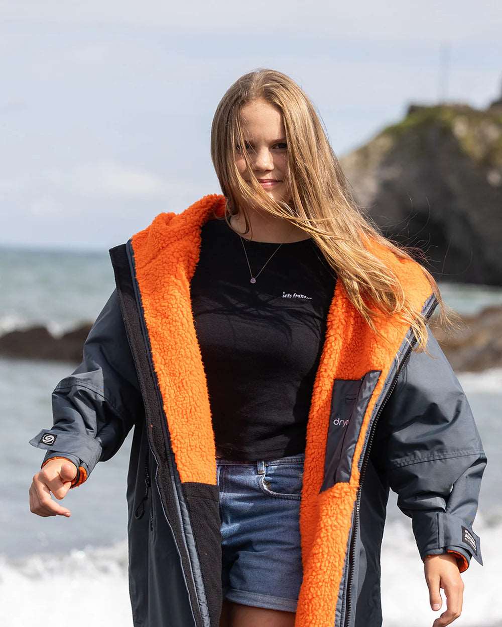 Dryrobe Kids - Dark Grey/Orange | Long Sleeve