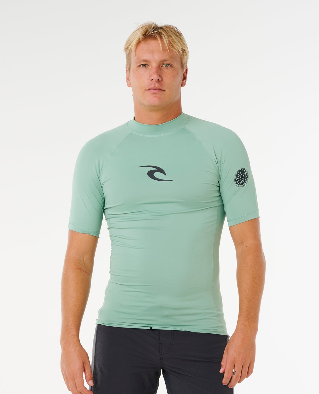 Rip Curl - Waves UPF Perf Short Sleeve Rash Vest | Aloe