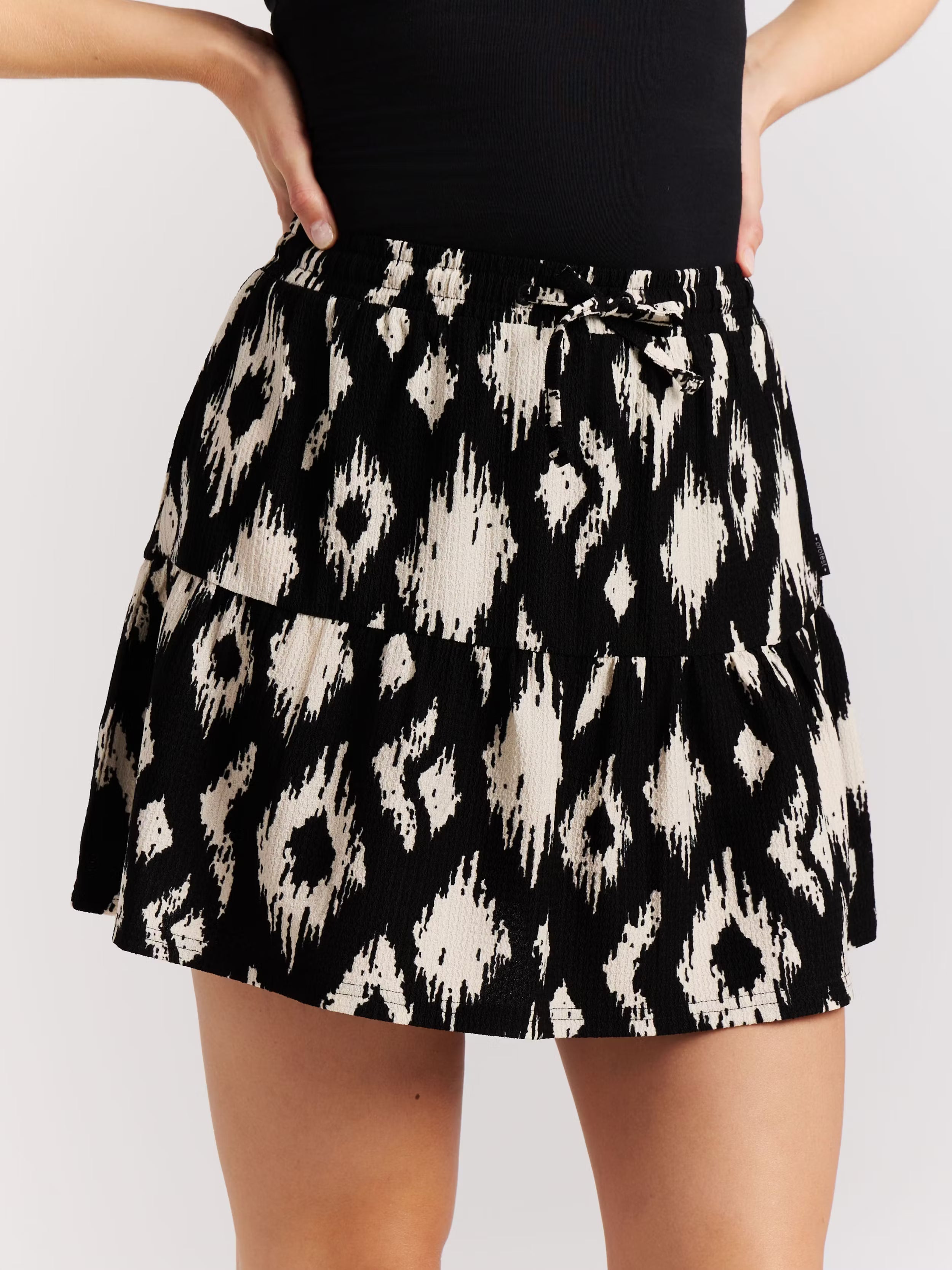Protest Gran Skirt | True Black