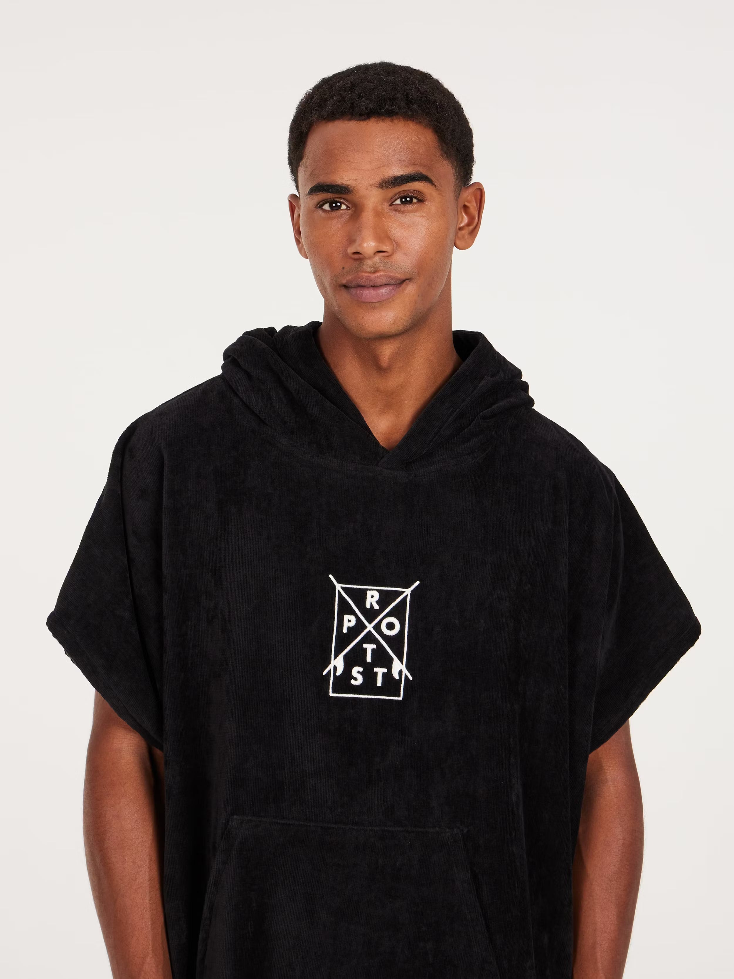 Protest - Purdey Towel Changing Robe | True Black