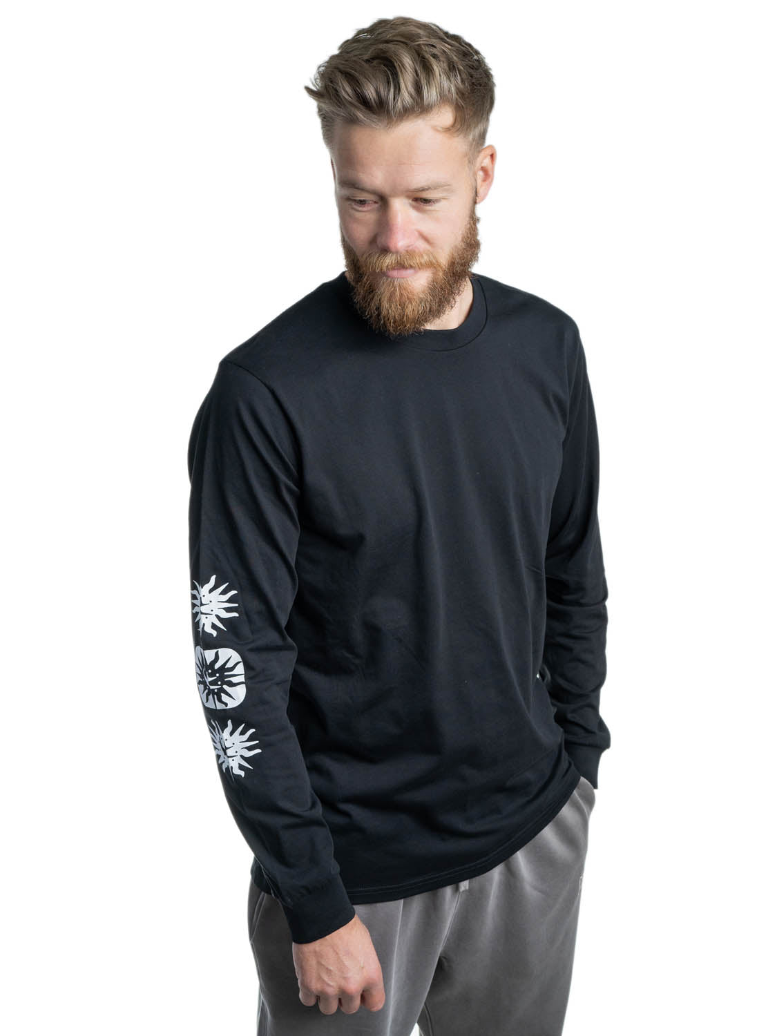 Ends Of The Earth L/S T-Shirt | Black
