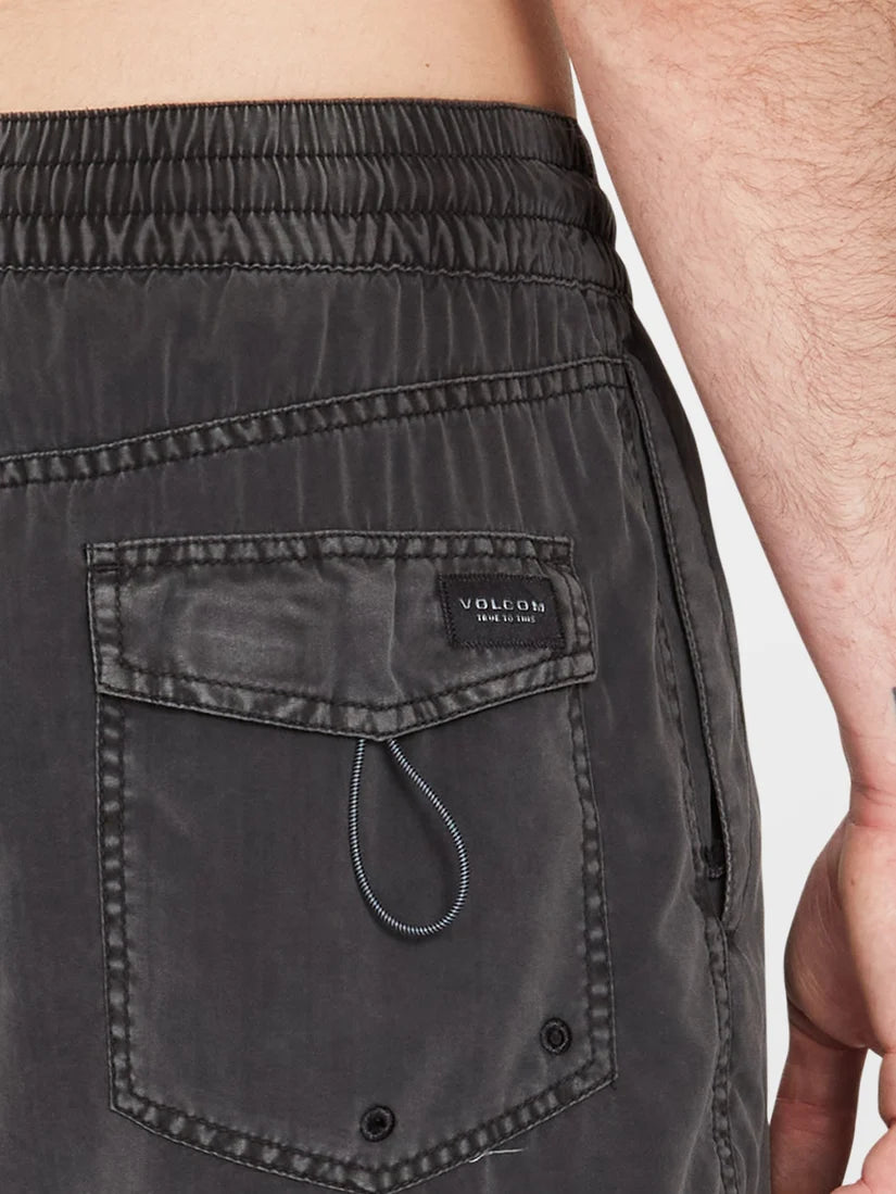 Volcom- Center Trunk 17" | Black