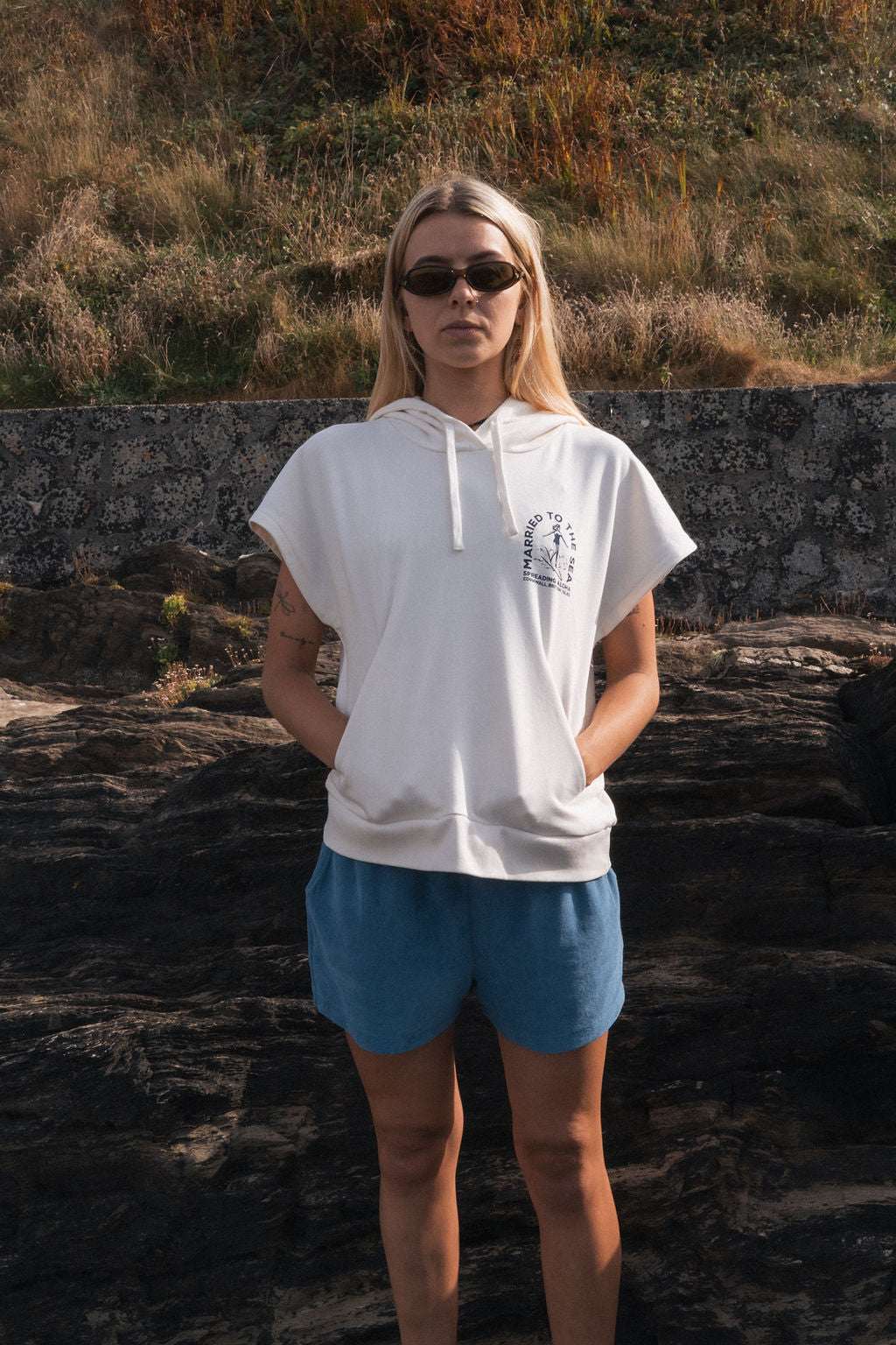 Surfer Girl Womens Sleeveless Hood | Ivory