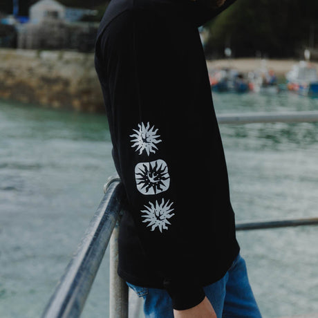 Ends Of The Earth L/S T-Shirt | Black
