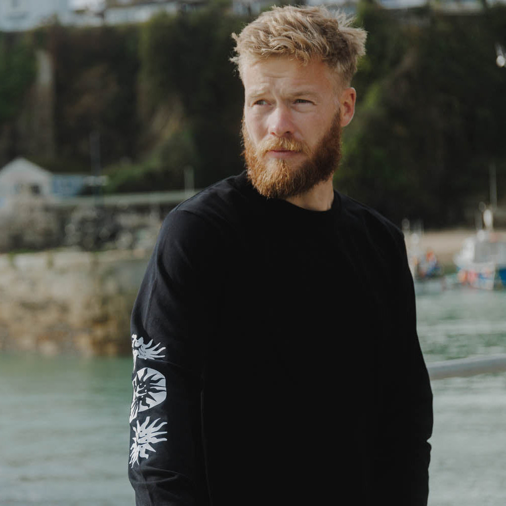 Ends Of The Earth L/S T-Shirt | Black