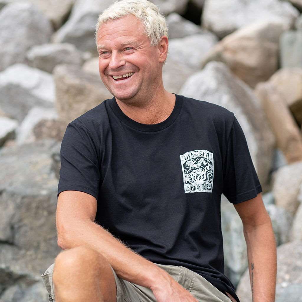 Octopus T-Shirt | Black - Married to the Sea - married-to-the-sea-shop
