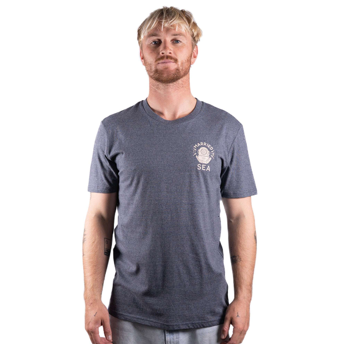 Dark navy T-shirt with small chest diver logo print