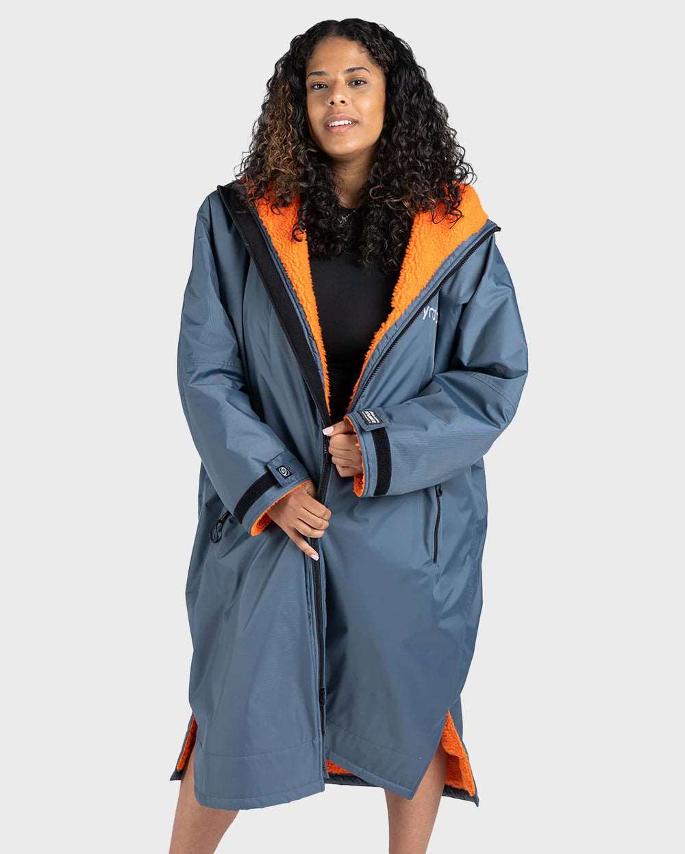 Dryrobe Advance - Dark Grey/Orange | Long Sleeve
